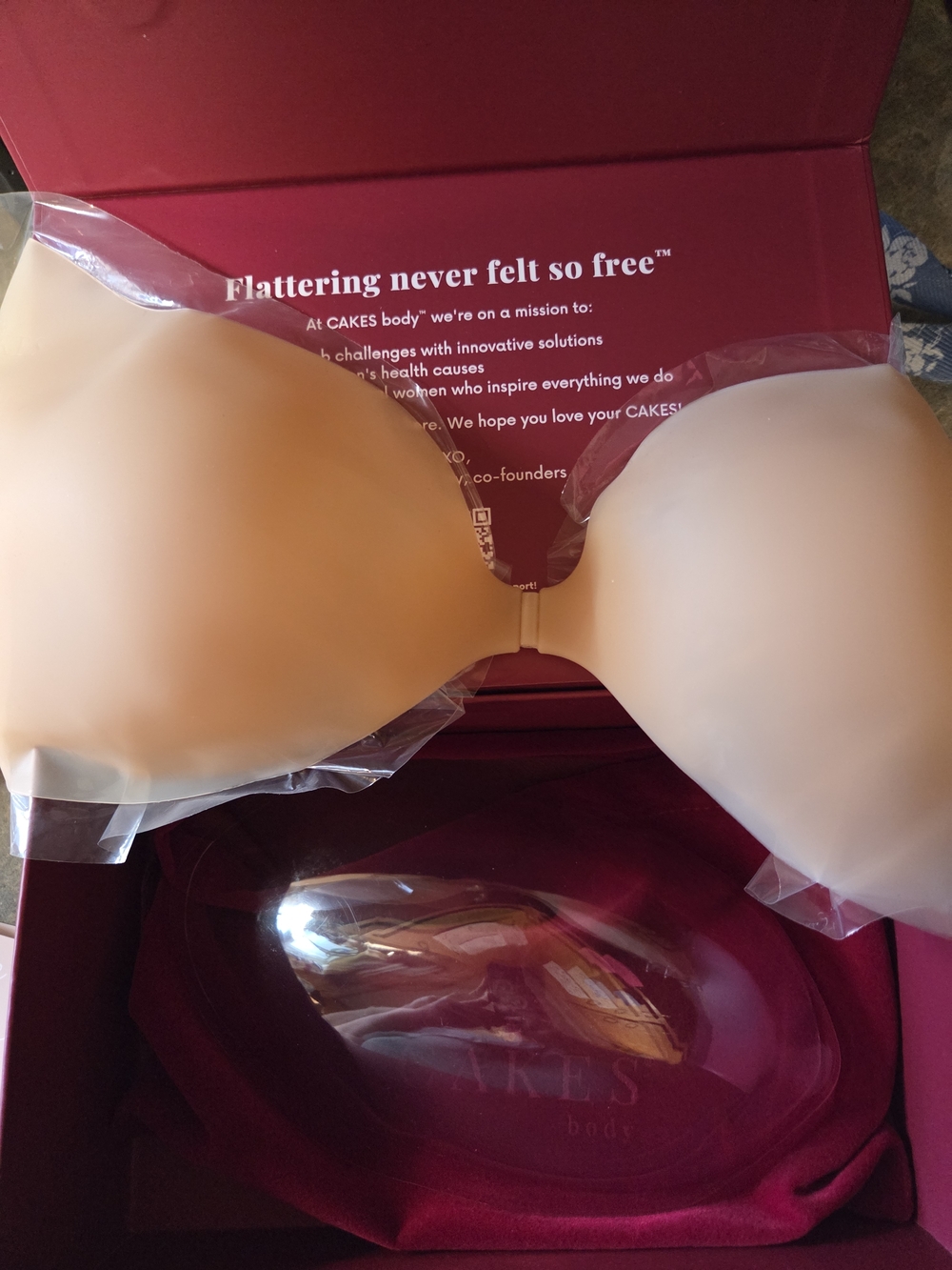 Cakes Body Cleavage Strapless Silicone Adhesive Bra — Nude